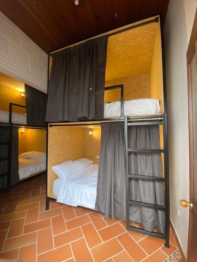 Banana Hostel ボゴタ エクステリア 写真